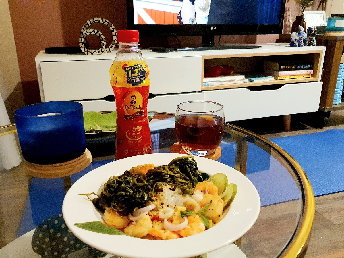 Nhiều sĩ tử chọn thực đơn với nhiều rau xanh và Trà thanh nhiệt Dr Thanh để thanh lọc cơ thể khỏi nóng trong người trước ngày thi. Nhiều sĩ tử chọn thực đơn với nhiều rau xanh và Trà thanh nhiệt Dr Thanh để thanh lọc cơ thể khỏi nóng trong người trước ngày thi.