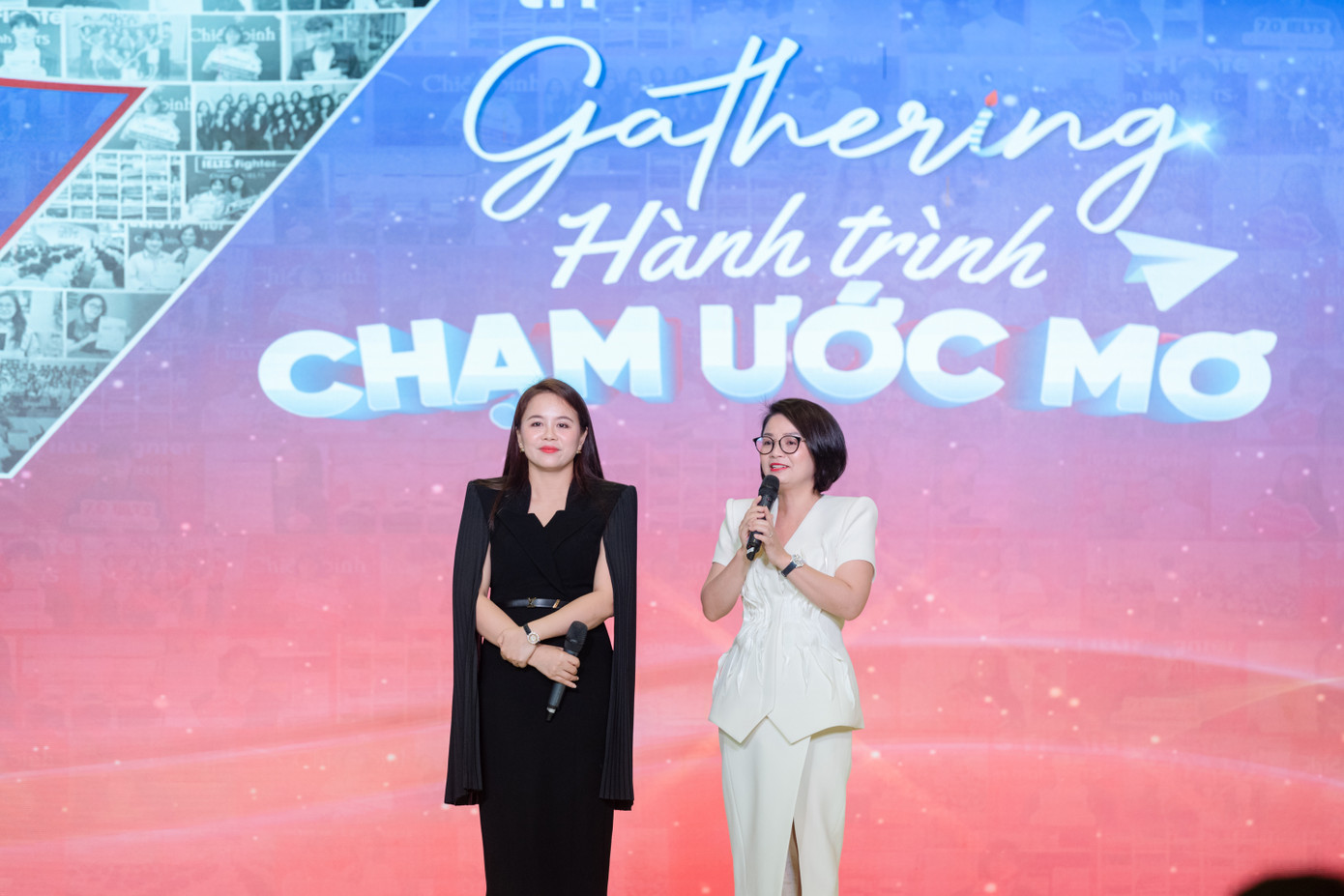 Bà Nguyễn Thị Hoa và bà Nguyễn Thị Giang chia sẻ về những dấu ấn trên hành trình 7 năm phổ cập IELTS cho người Việt.