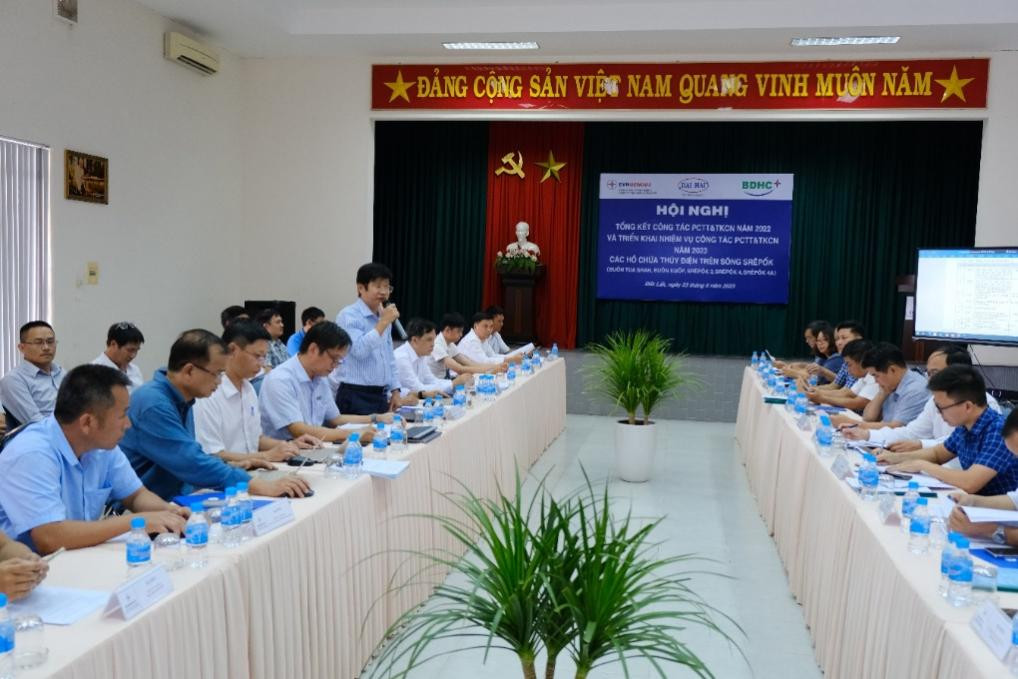 Ông Trần Văn Khánh – Giám đốc Công ty Thủy điện Buôn Kuốp phát biểu khai mạc Hội nghị