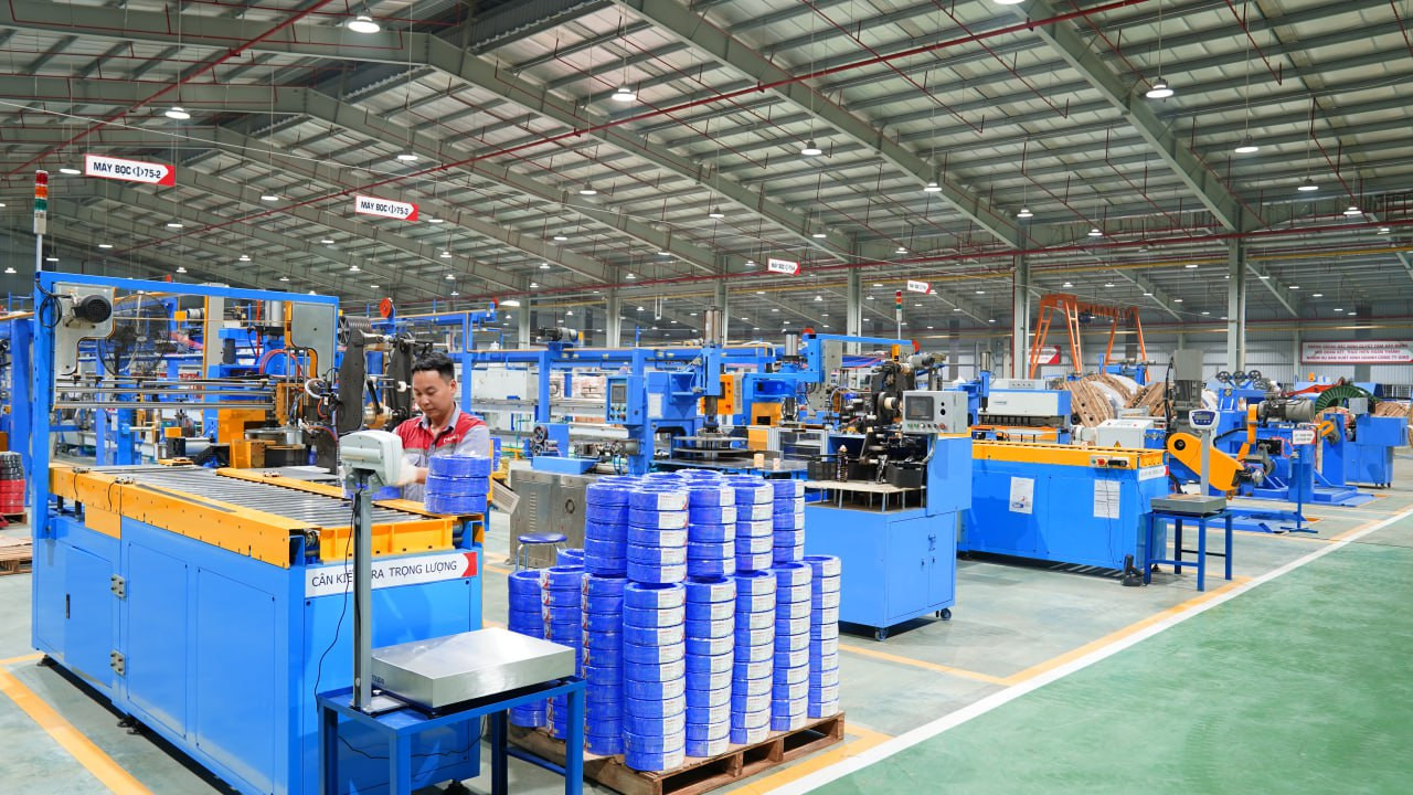 Bên trong nhà máy CADIVI Bên trong nhà máy CADIVI