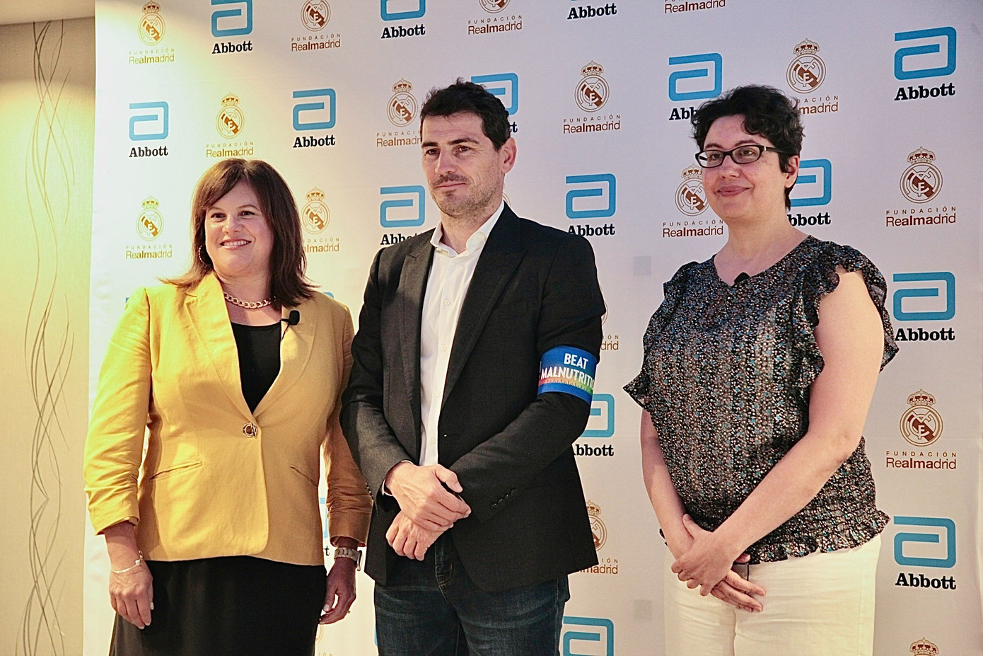 Cựu thủ môn huyền thoại Iker Casillas, TS. Susan Abdel-Rahman và đại diện Abbott tại lễ khởi động chiến dịch “Đẩy lùi suy dinh dưỡng”
