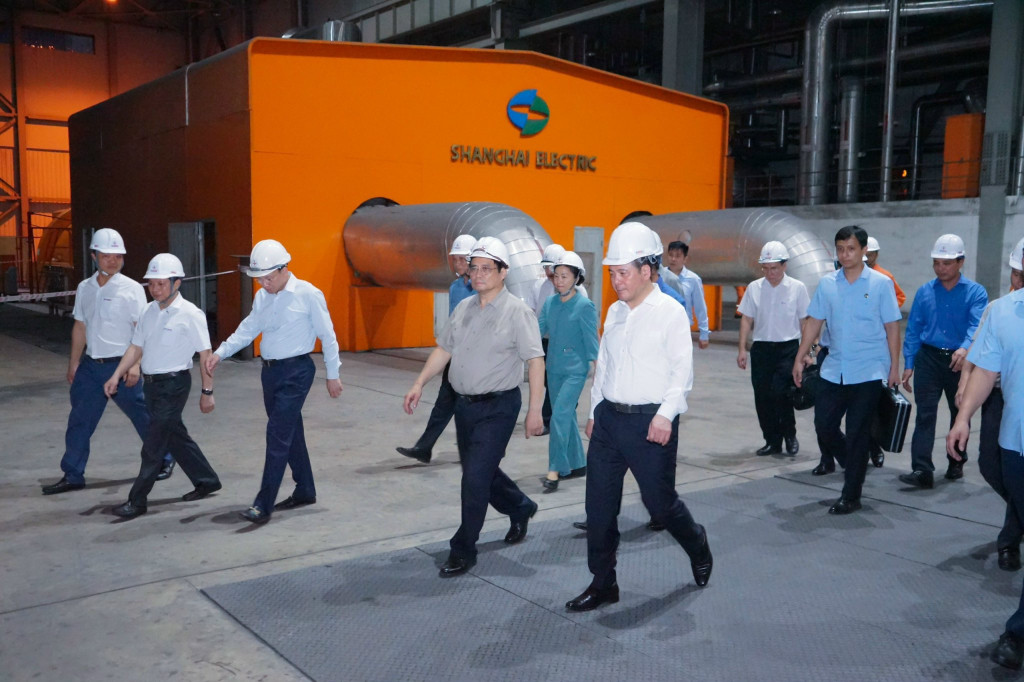 Thủ tướng Phạm Minh Chính thăm Nhà máy Nhiệt điện Quảng Ninh ảnh 1