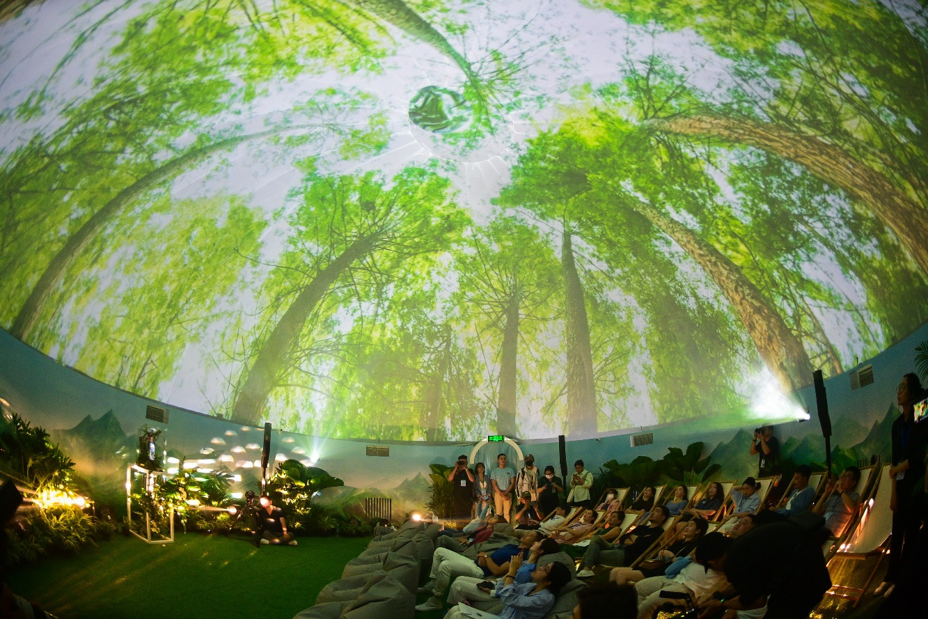 Không gian đi tìm “Chút Yên từ Thiên nhiên” này xứng đáng trở thành địa điểm phải đến của cộng đồng các bạn trẻ Sài Thành bởi nó mang lại 1 phút nghỉ ngắn nhưng có năng lực tái tạo nguồn năng lượng tích cực vô cùng hiệu quả. Không gian đi tìm “Chút Yên từ Thiên nhiên” này xứng đáng trở thành địa điểm phải đến của cộng đồng các bạn trẻ Sài Thành bởi nó mang lại 1 phút nghỉ ngắn nhưng có năng lực tái tạo nguồn năng lượng tích cực vô cùng hiệu quả.