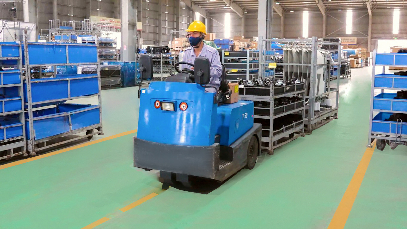 Vận chuyển linh kiện, phụ tùng đến dây chuyền đóng gói