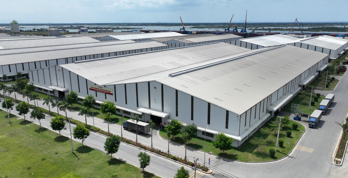 Hệ thống nhà xưởng, kho hàng hơn 200.000m2 của công ty