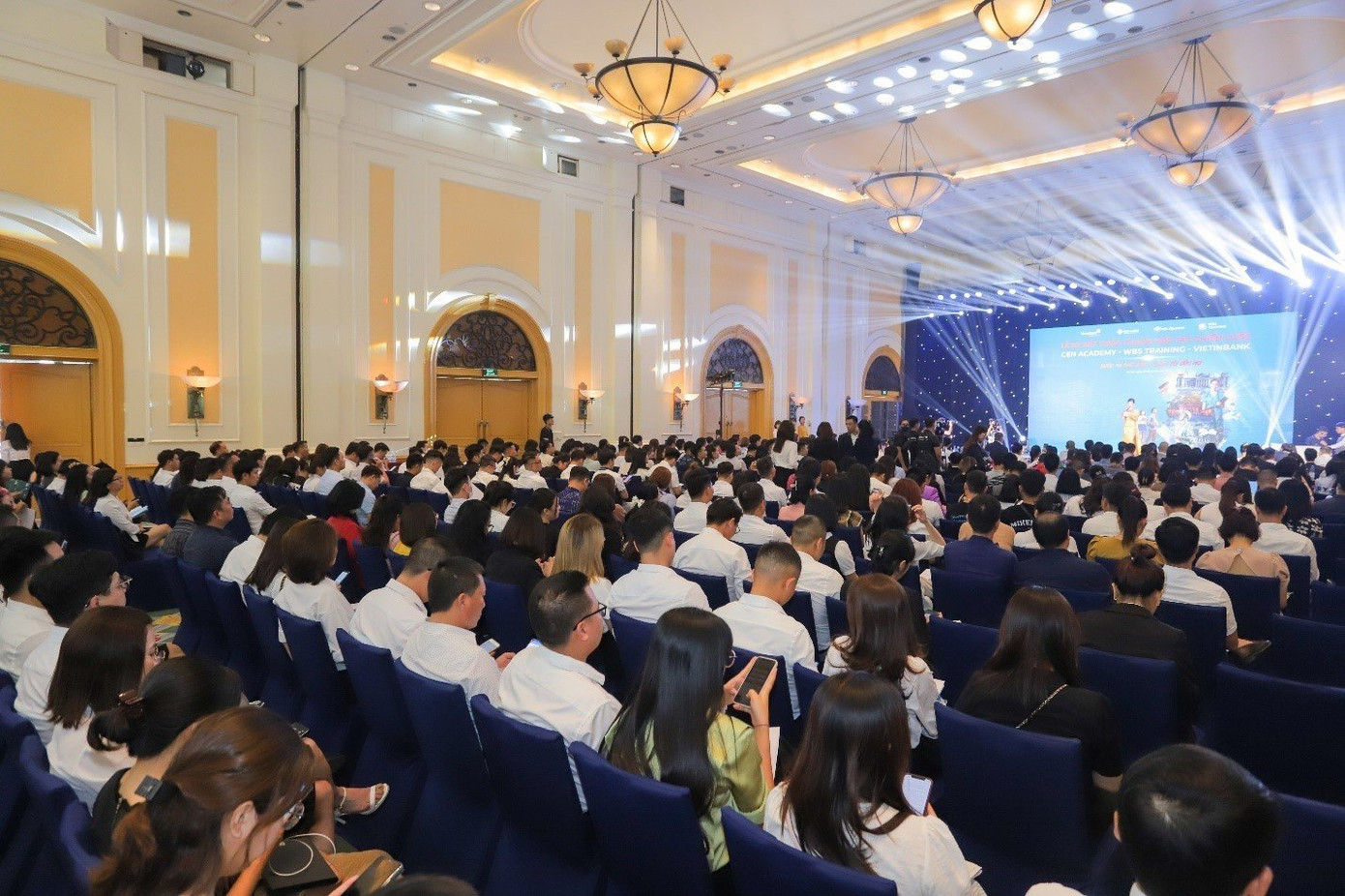 Sự kiện thu hút sự quan tâm của đông đảo khách mời, đối tác, báo chí. Sự kiện thu hút sự quan tâm của đông đảo khách mời, đối tác, báo chí.