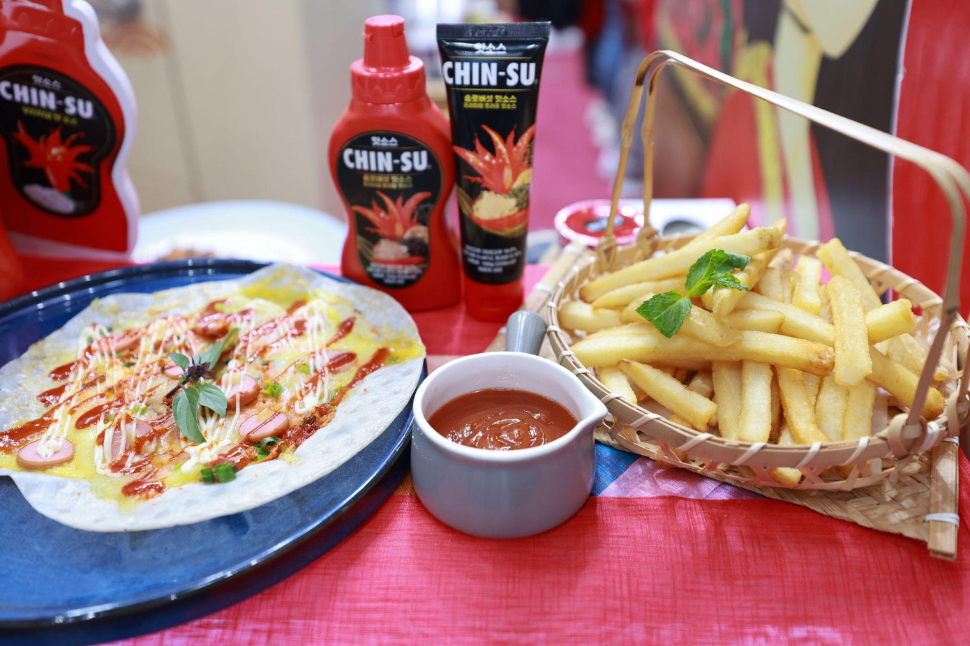 Món Việt cùng tương ớt Chin-su trở thành tâm điểm của Seoul Food 2023.