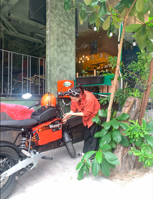Dat Bike cũng đang nghiên cứu thử nghiệm hệ thống sạc thường, kết hợp với các quán đồ uống, quán ăn