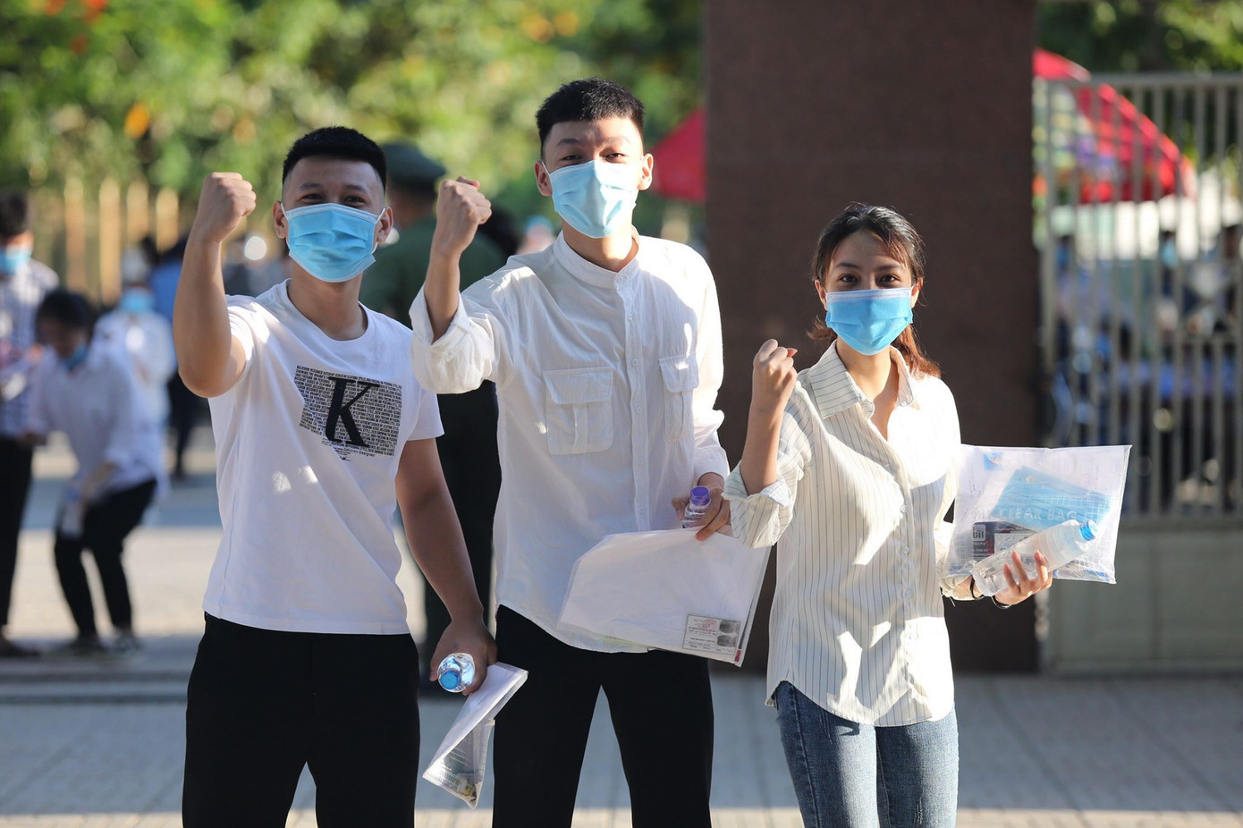 Thí sinh thi xong môn Toán THPT: Đề không bất ngờ, cập nhật giải đề tại đây ảnh 6