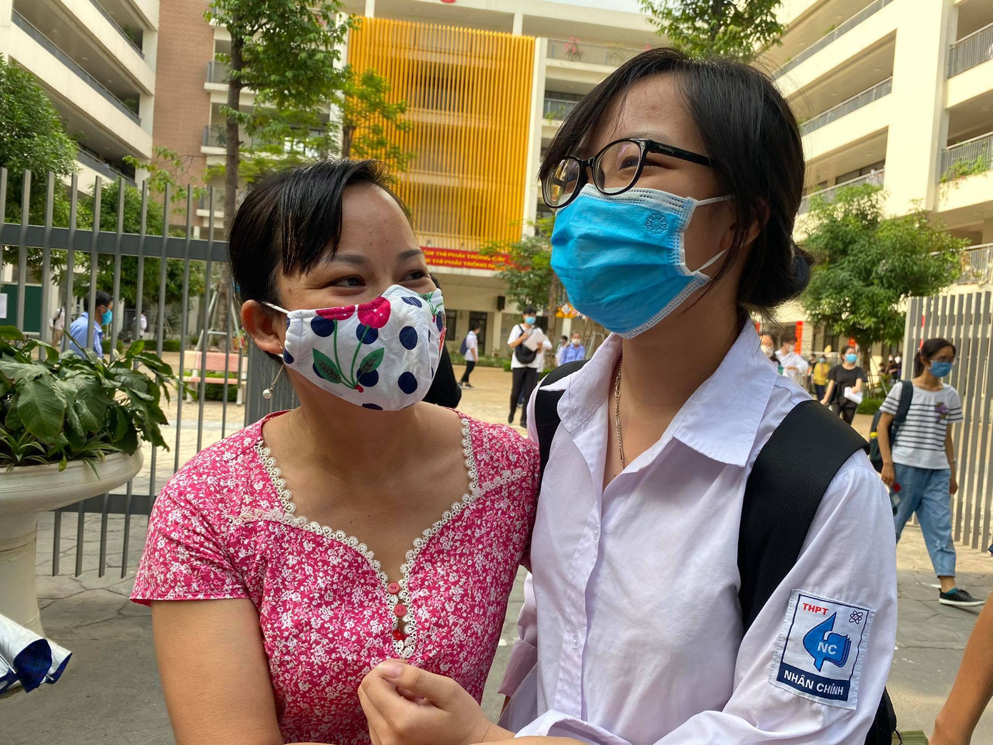 Thí sinh thi xong môn Toán THPT: Đề không bất ngờ, cập nhật giải đề tại đây ảnh 16