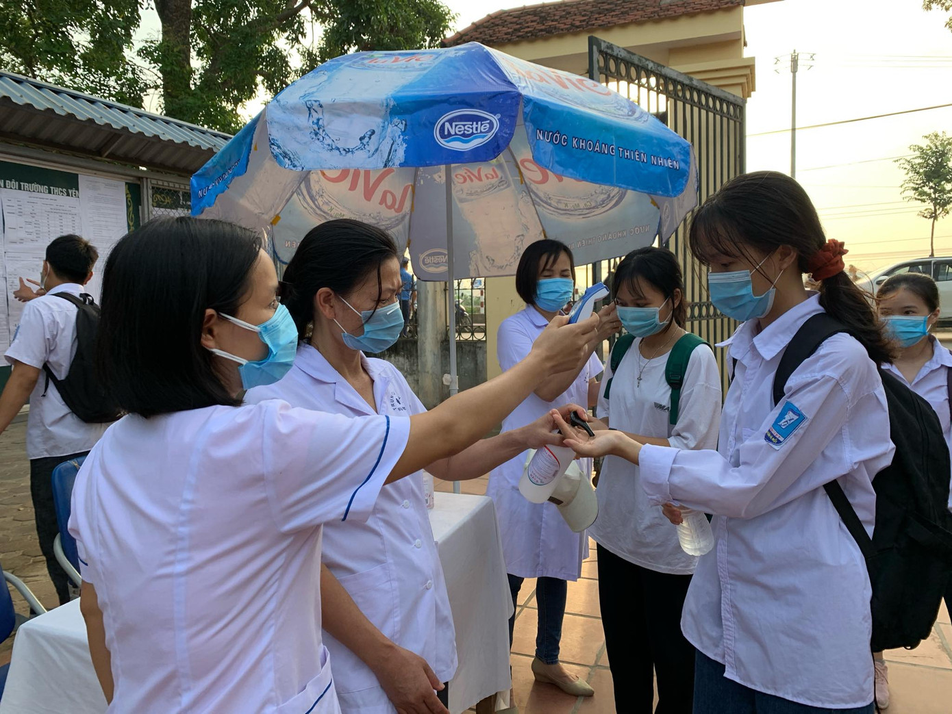 Cập nhật đề, đáp án thi tốt nghiệp THPT sáng nay ảnh 72