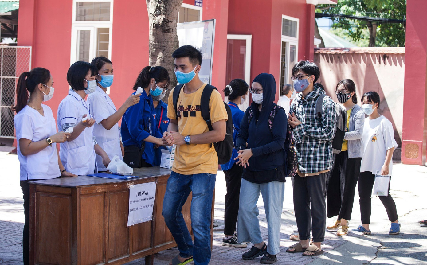 Gần 900.000 sỹ tử chính thức vượt vũ môn: Cập nhật giải đề môn Ngữ Văn THPT ảnh 40