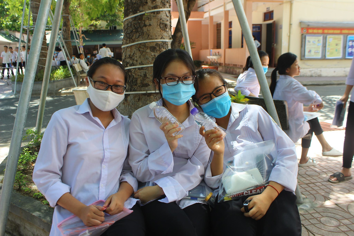 Thí sinh thi xong môn Toán THPT: Đề không bất ngờ, cập nhật giải đề tại đây ảnh 37