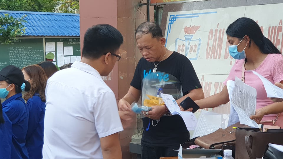 Gần 900.000 sỹ tử chính thức vượt vũ môn: Cập nhật giải đề môn Ngữ Văn THPT ảnh 70