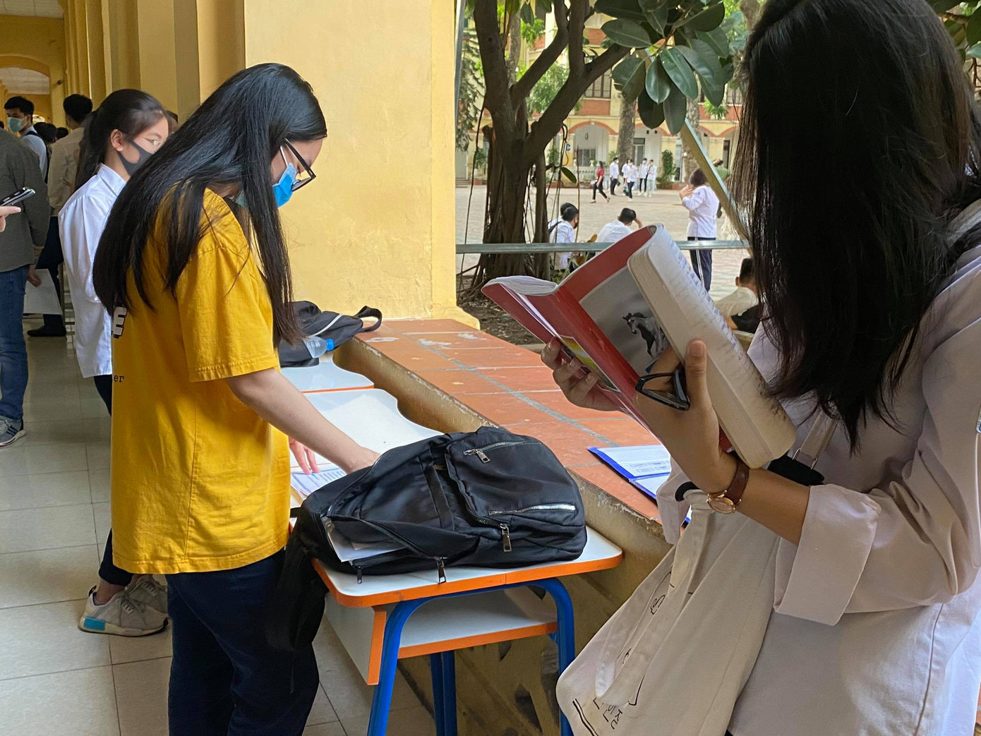 Gần 900.000 sỹ tử chính thức vượt vũ môn: Cập nhật giải đề môn Ngữ Văn THPT ảnh 92