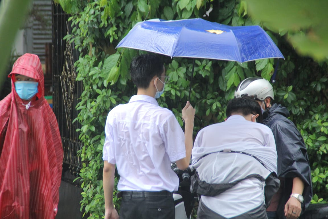 Thí sinh thi xong môn Toán THPT: Đề không bất ngờ, cập nhật giải đề tại đây ảnh 42