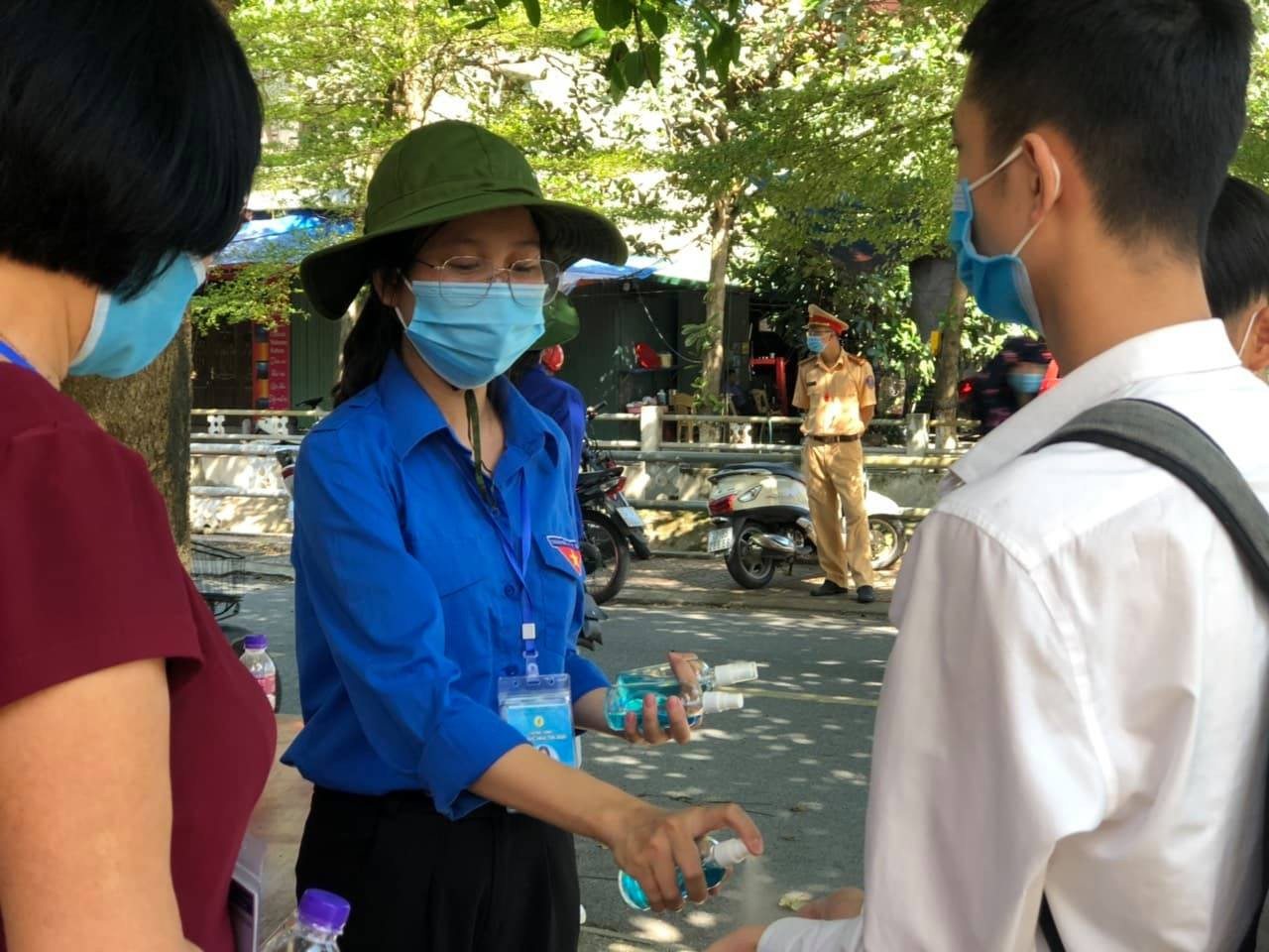 Cập nhật đề, đáp án thi tốt nghiệp THPT sáng nay ảnh 28