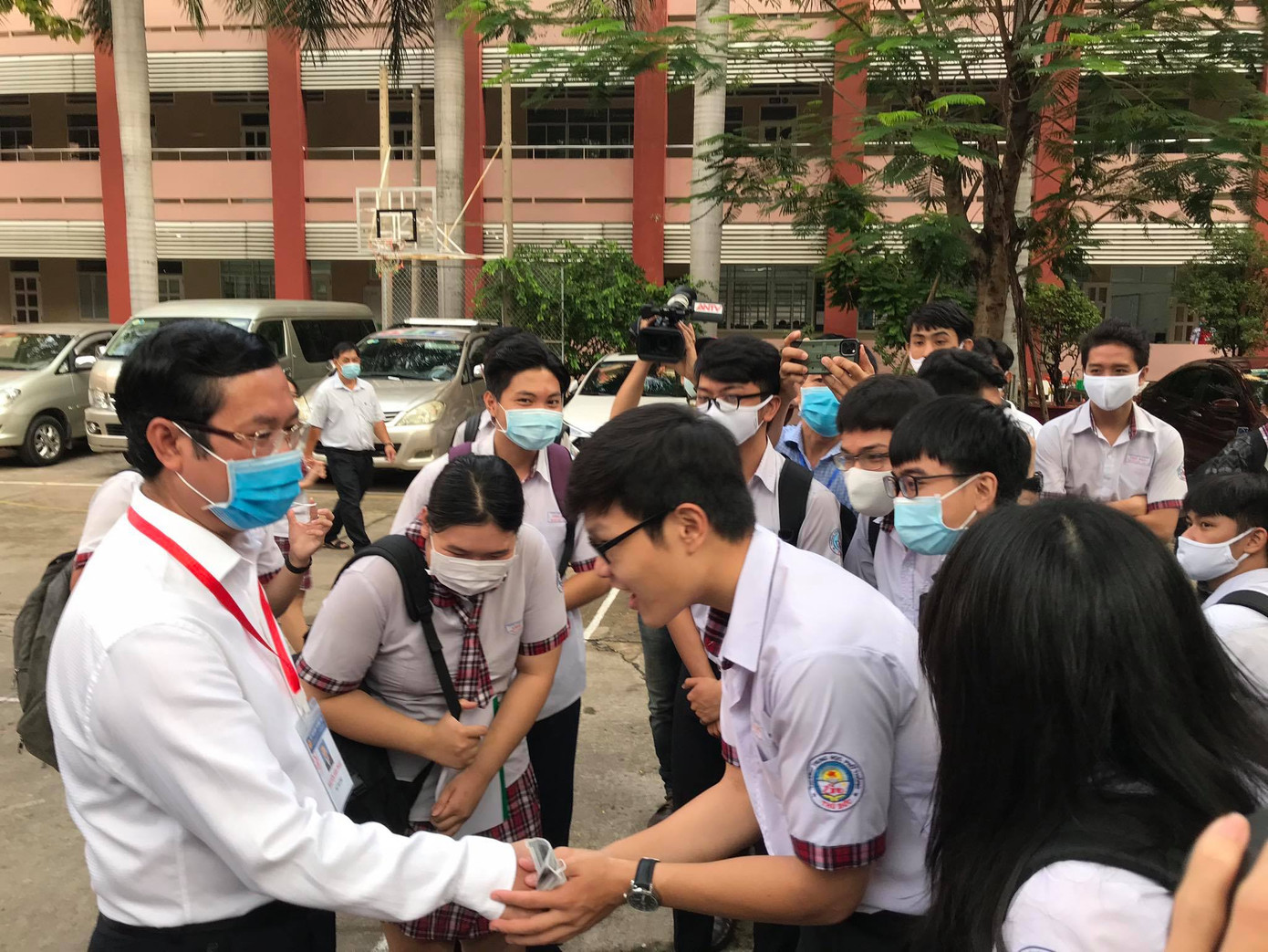 Gần 900.000 sỹ tử chính thức vượt vũ môn: Cập nhật giải đề môn Ngữ Văn THPT ảnh 81