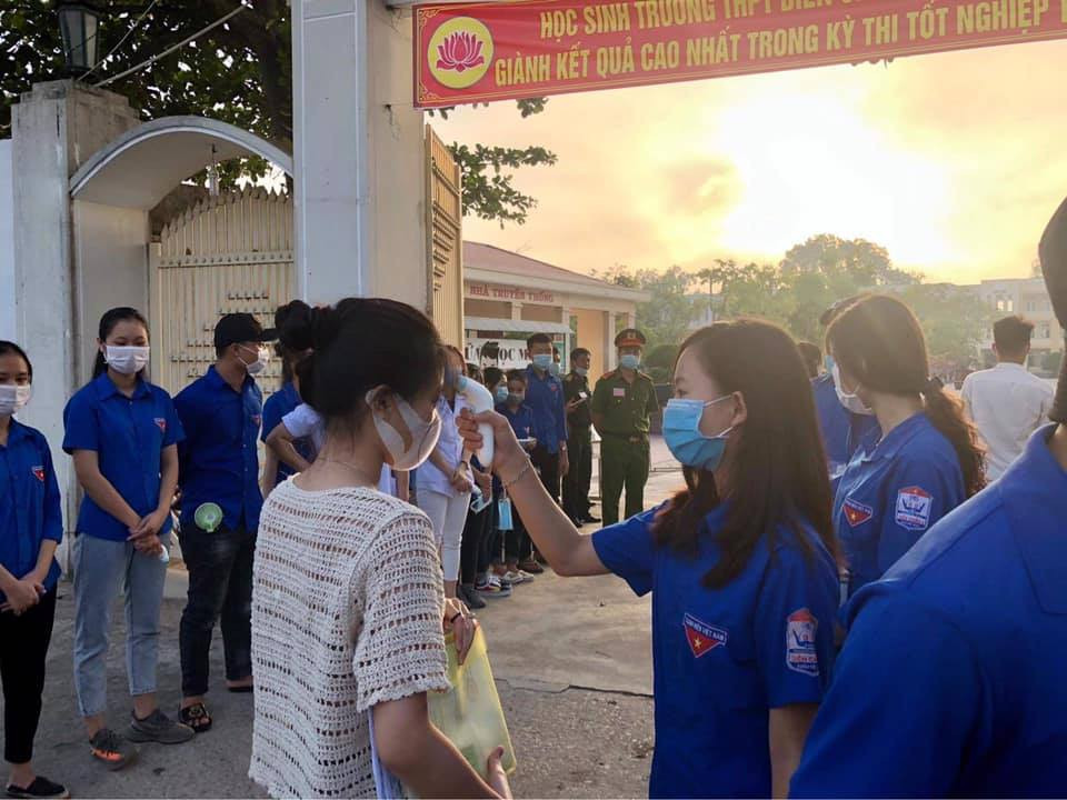 Thí sinh thi xong môn Toán THPT: Đề không bất ngờ, cập nhật giải đề tại đây ảnh 47