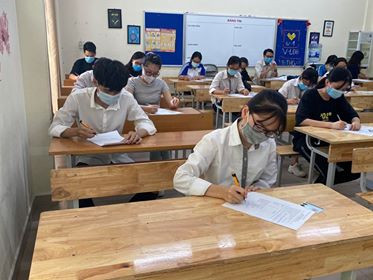 Gần 900.000 sỹ tử khẩu trang kín bưng làm thủ tục thi tốt nghiệp THPT ảnh 59