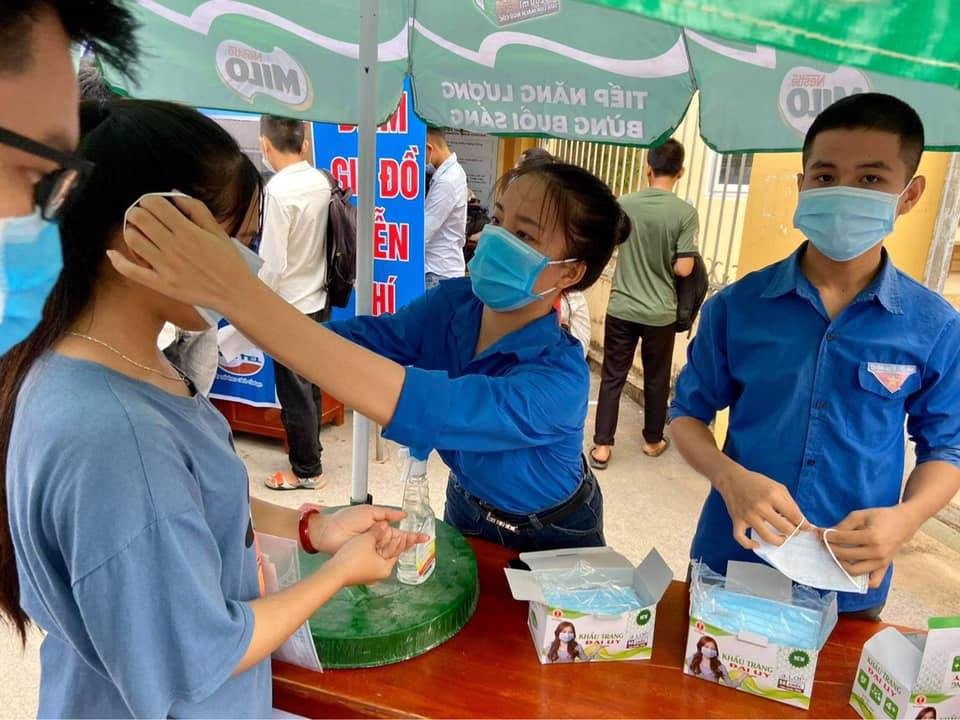 Thí sinh thi xong môn Toán THPT: Đề không bất ngờ, cập nhật giải đề tại đây ảnh 44