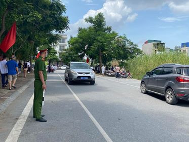 Gần 900.000 sỹ tử khẩu trang kín bưng làm thủ tục thi tốt nghiệp THPT ảnh 71