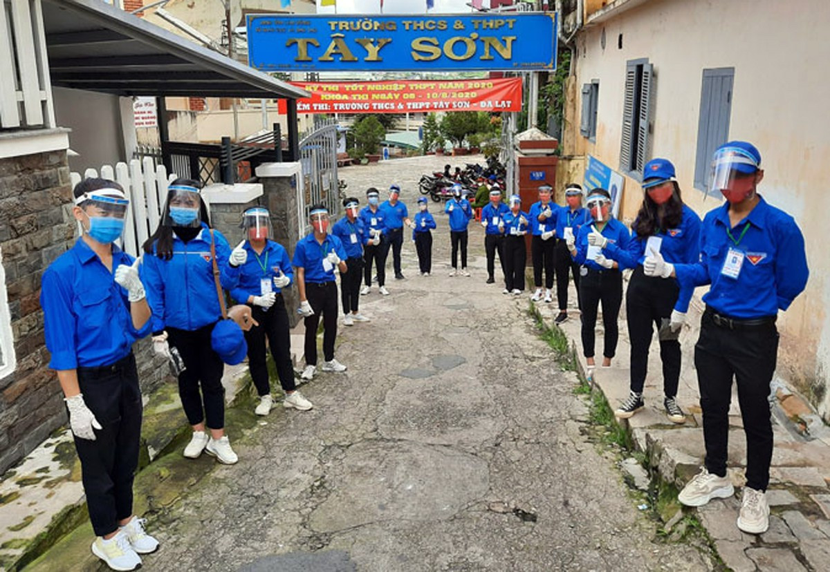 Thí sinh thi xong môn Toán THPT: Đề không bất ngờ, cập nhật giải đề tại đây ảnh 96