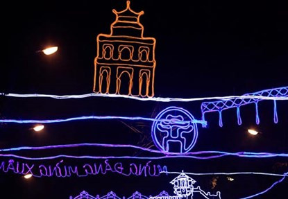 Tết Việt Online: Khắp nơi tưng bừng đón năm mới ảnh 54