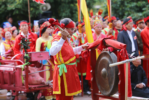 Cảnh hành quyết 'ông ỉn' trong lễ hội chém lợn Ném Thượng ảnh 6