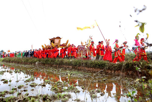 Cảnh hành quyết 'ông ỉn' trong lễ hội chém lợn Ném Thượng ảnh 1