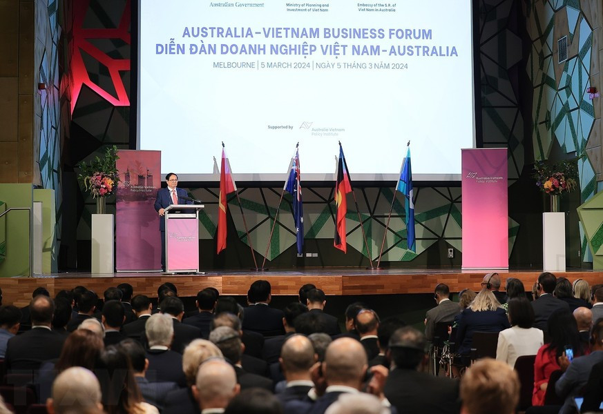 Trong chuyến tham dự Hội nghị Cấp cao Đặc biệt kỷ niệm 50 năm quan hệ ASEAN-Australia và thăm chính thức Australia, sáng 5/3, tại thành phố Melbourne, Thủ tướng Phạm Minh Chính đến dự và phát biểu tại Diễn đàn Doanh nghiệp Việt Nam-Australia. (Ảnh: Dương Giang/TTXVN)