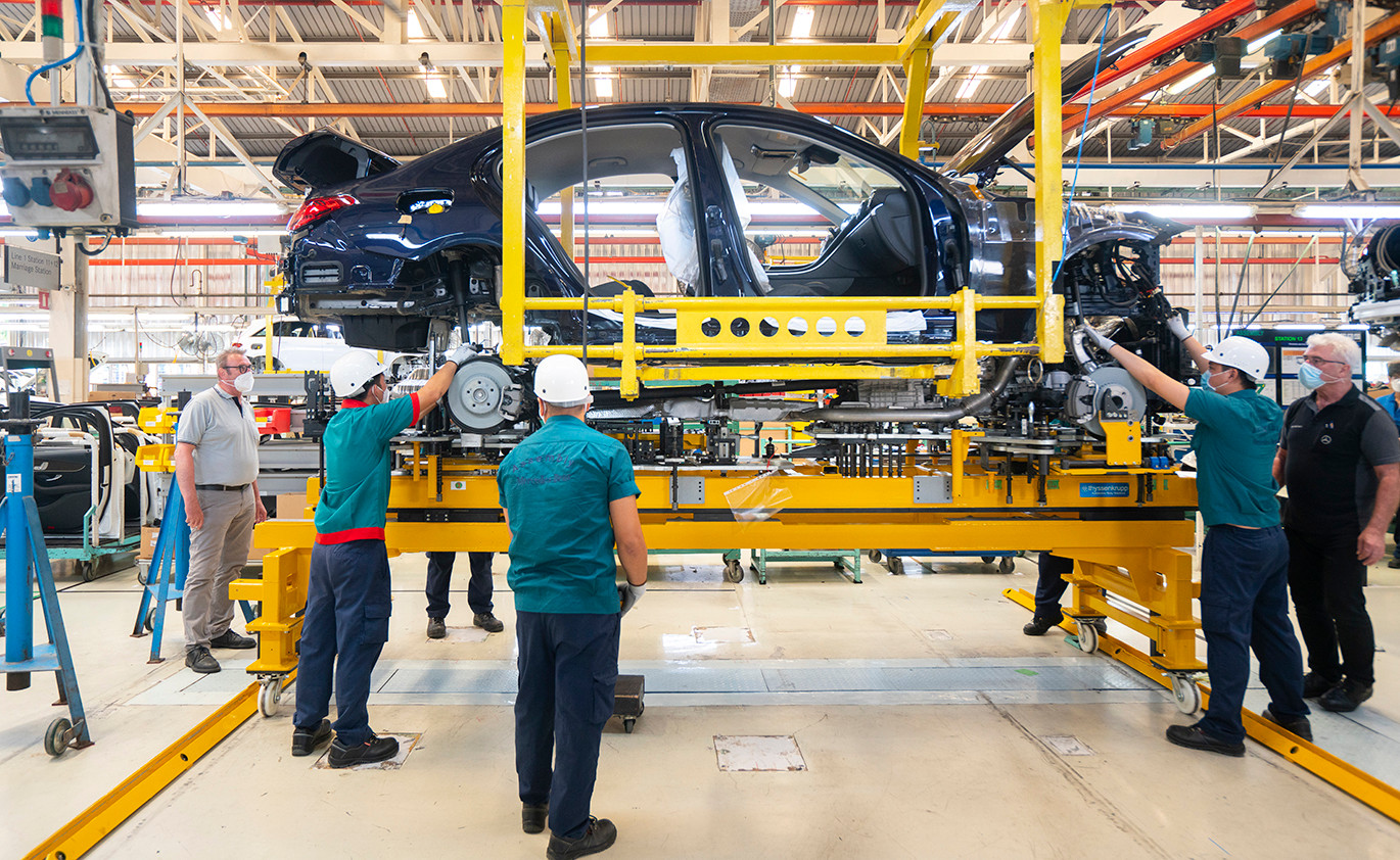 Số lượng ô tô mới cung cấp cho thị trường trong nước giảm mạnh. Số lượng ô tô mới cung cấp cho thị trường trong nước giảm mạnh.