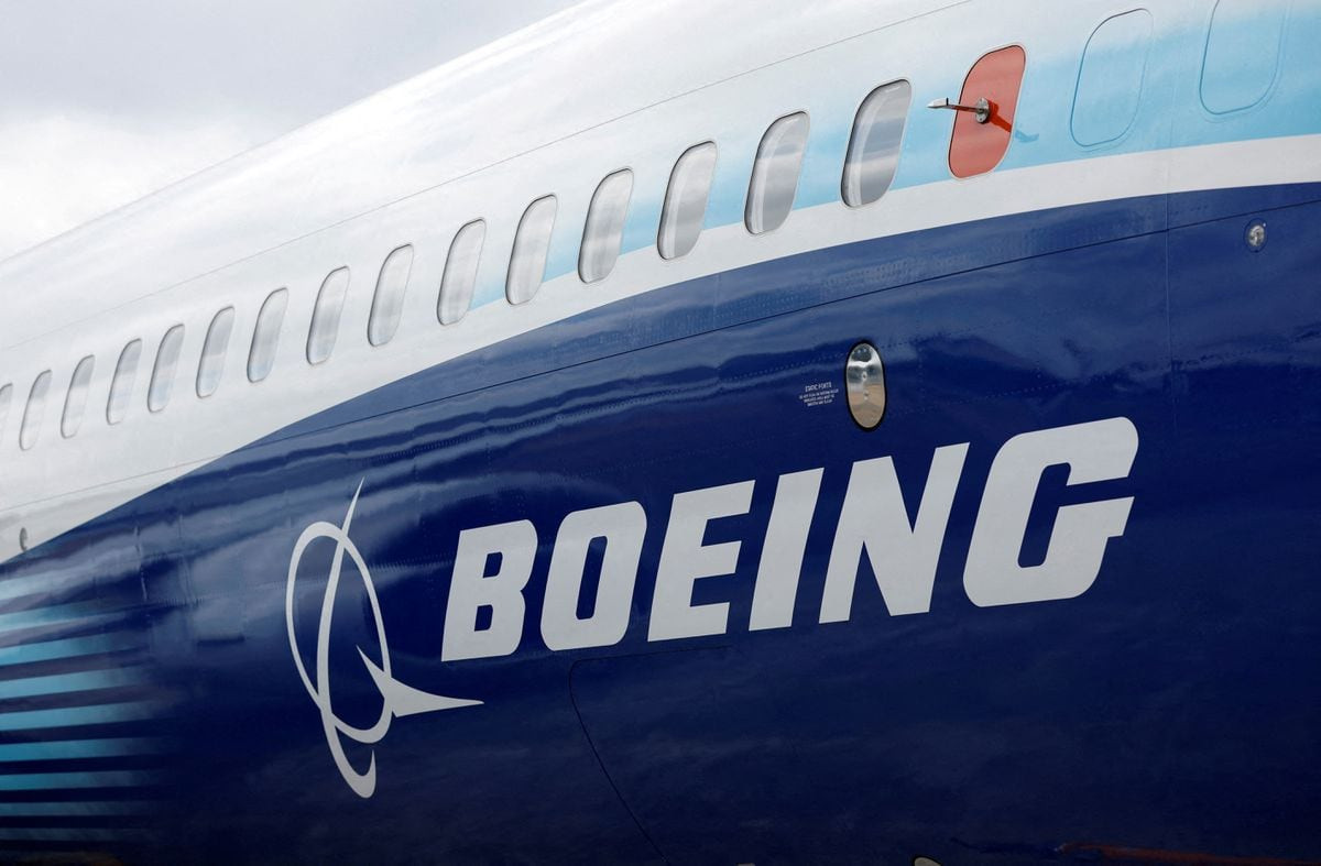 Boeing chấp nhận khoản đền bù 51 triệu USD cho Bộ Ngoại giao Mỹ.