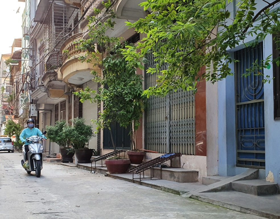 Cuộc sống lặng lẽ với khẩu trang, mặt nạ phòng độc sau vụ cháy công ty Rạng Đông ảnh 7