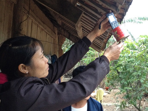 Điện thoại để trong ống bơ nhà Bí thư thôn Đồng Mậm. Điện thoại để trong ống bơ nhà Bí thư thôn Đồng Mậm