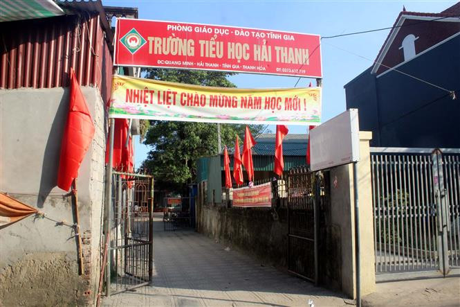 Nhà trường, nhân dân địa phương mong muốn các cấp quan tâm xử lý việc trường học bị xuống cấp.