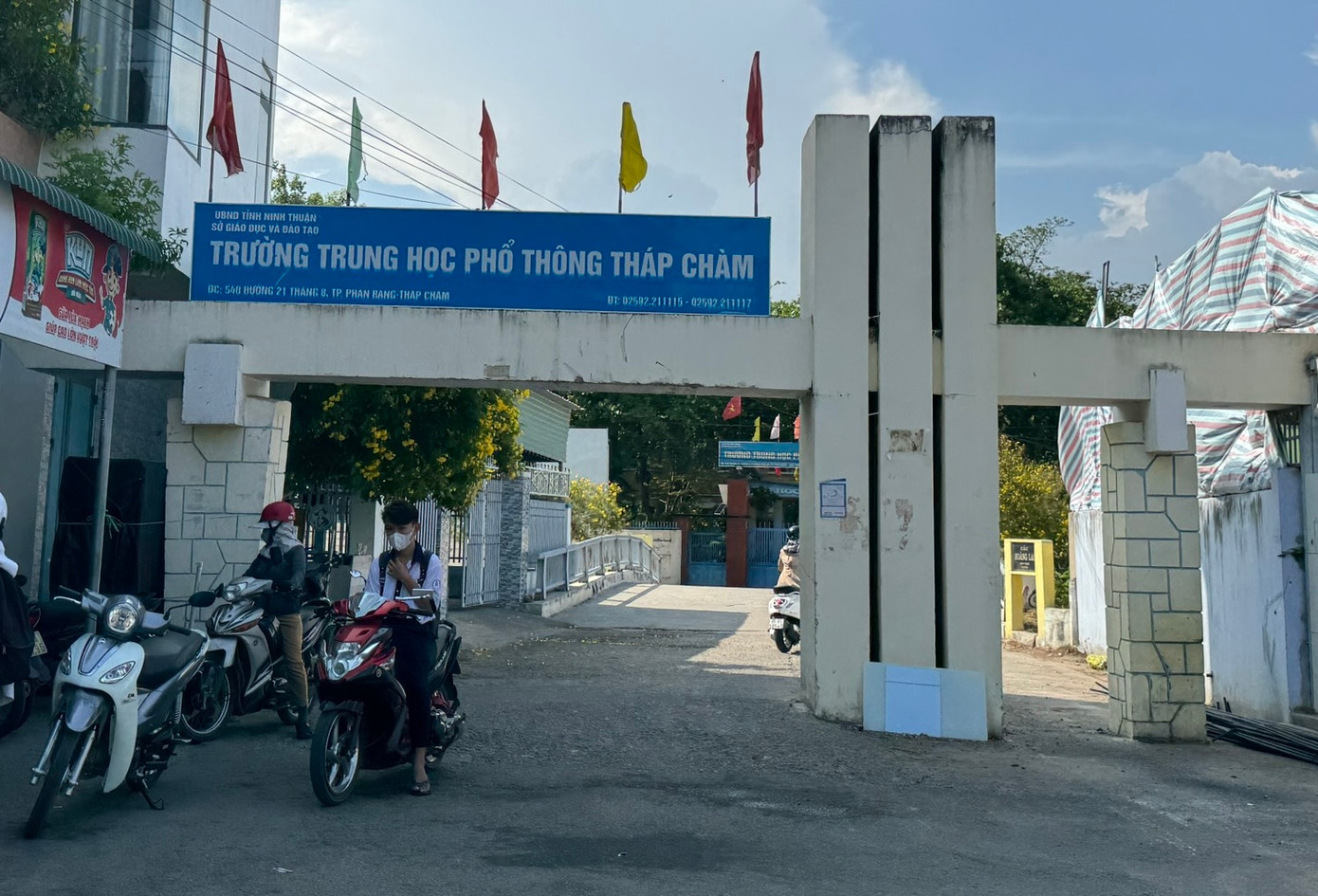 Hiệu trưởng trường THPT Tháp Chàm có dấu hiệu trục lợi cá nhân. Ảnh: L.H. Hiệu trưởng trường THPT Tháp Chàm có dấu hiệu trục lợi cá nhân. Ảnh: L.H.