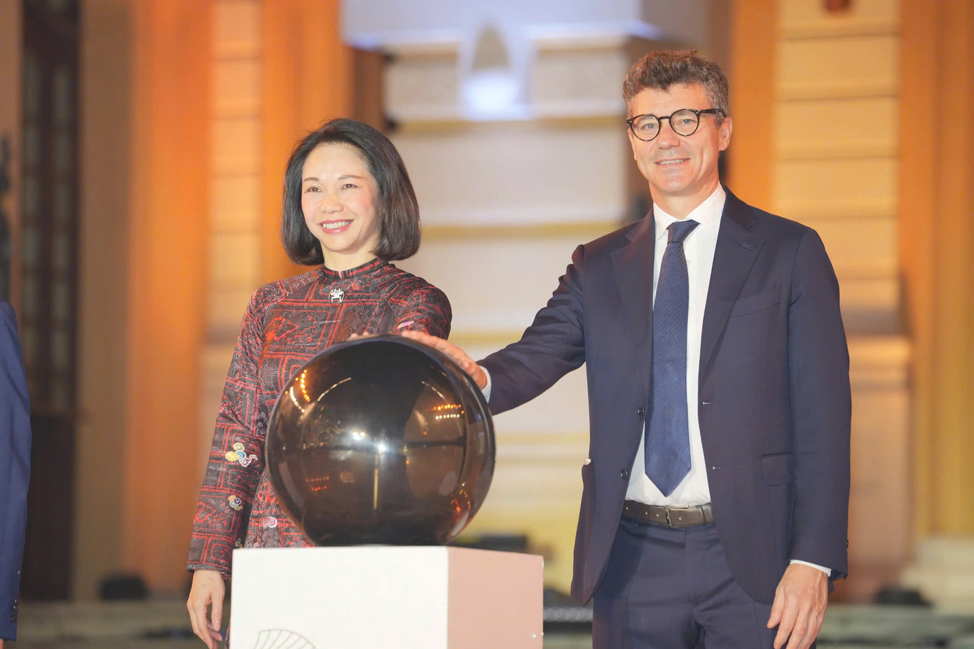 &quot;Lễ hội Thiết kế sáng tạo là một trong nhiều sáng kiến đa dạng mà thành phố đã cam kết thực hiện với tư cách là Thành phố sáng tạo về Thiết kế của UNESCO. Đây là ví dụ điển hình về cách Hà Nội hiện thực hóa rất tốt tầm nhìn trở thành Thủ đô sáng tạo của Việt Nam và là trung tâm sáng tạo trong khu vực&quot;, ông Jonathan Wallace Baker nêu.