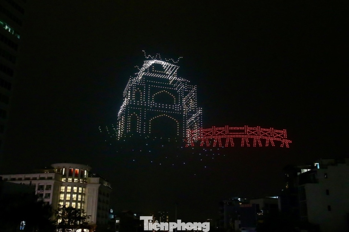 Các hình ảnh được sử dụng trong chương trình là hình tượng Rồng trong văn hóa người Việt và các danh lam thắng cảnh nổi tiếng của Thủ đô Hà Nội như Cầu Thê Húc, đền Ngọc Sơn, Hoàng thành Thăng Long, chùa Trấn Quốc...