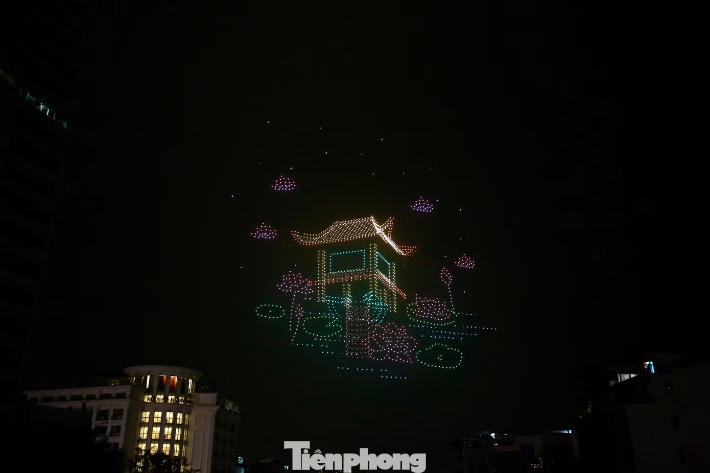 Những biểu tượng xuất hiện trong buổi diễn đều hướng tới quảng bá hình ảnh của Thủ đô tới đông đảo nhân dân và du khách quốc tế nhằm thu hút và phát triển du lịch Thủ đô. Màn trình diễn được lấy cảm hứng từ nền văn hiến ngàn năm lịch sử của Thủ đô, là kết tinh các giá trị văn hóa dân tộc Việt Nam.