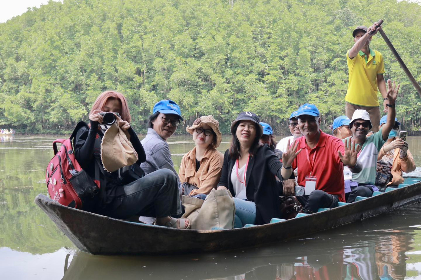 Lượng khách quốc tế đến Việt Nam ngày càng tăng cao. Lượng khách quốc tế đến Việt Nam ngày càng tăng cao.