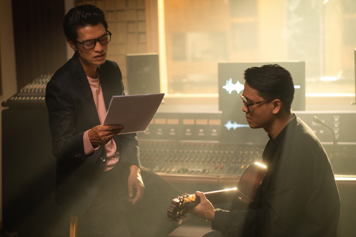 Trọng Bắc đồng hành cùng Hồ Tiến Đạt trong album Tỉnh cơn mê mải.