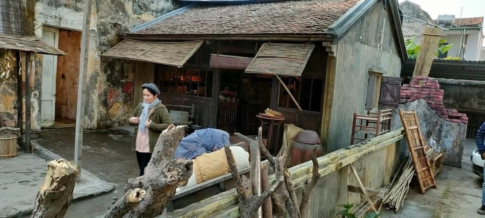 Trong phim chiến tranh những quả nổ, những đám cháy được gọi là hiệu ứng đặc biệt. Những hiệu ứng này có ê-kíp riêng để thực hiện. Toàn bộ ê-kíp phải luôn chuẩn bị sẵn sàng dụng cụ những bình chữa cháy để đảm bảo an toàn cho diễn viên trong bối cảnh quay.