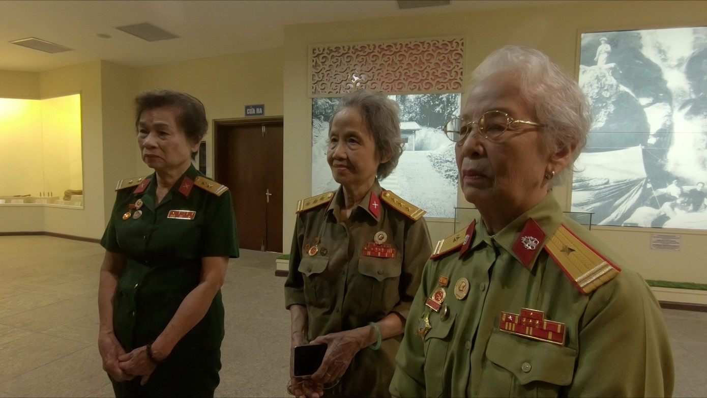 Nhân kỷ niệm 70 năm Chiến thắng Điện Biên Phủ, bà Ngô Thị Ngọc Diệp cùng một số đồng đội của mình trở về Điện Biên Phủ thăm lại chiến trường xưa. Nhân kỷ niệm 70 năm Chiến thắng Điện Biên Phủ, bà Ngô Thị Ngọc Diệp cùng một số đồng đội của mình trở về Điện Biên Phủ thăm lại chiến trường xưa.