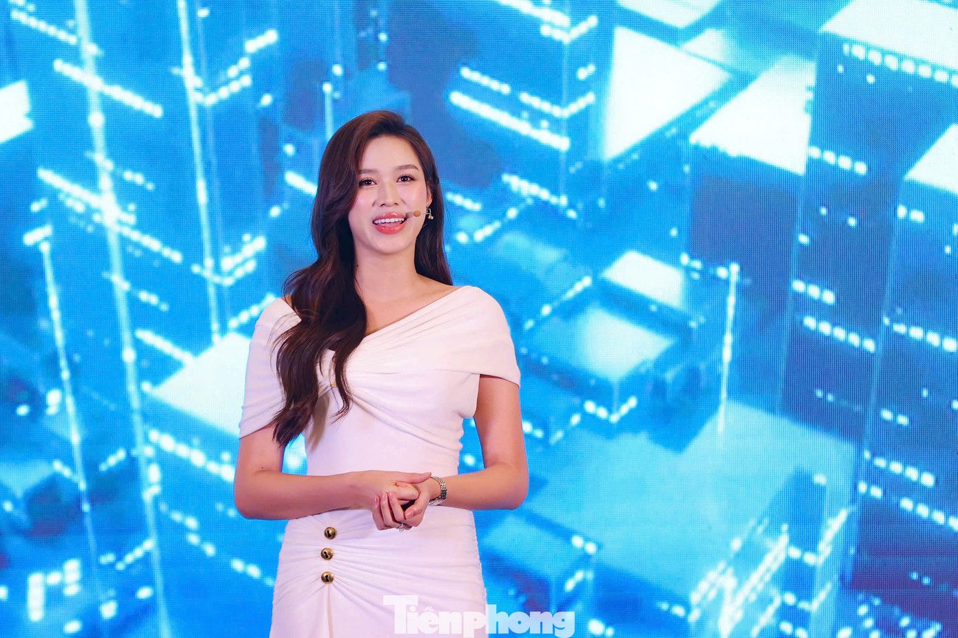 "Trong nhiệm kỳ Hoa hậu Việt Nam, Đỗ Thị Hà đã cân bằng thời gian để vừa học vừa hoàn thành sứ mệnh. Tôi tin có thể hoàn thành tốt vai trò Đại sứ Ngày Thẻ Việt Nam 2024. Được học trong môi trường đào tạo đầu ngành về kinh tế - tài chính, tôi cảm thấy có sự liên kết nhất định với chương trình", Đỗ Thị Hà cho biết.