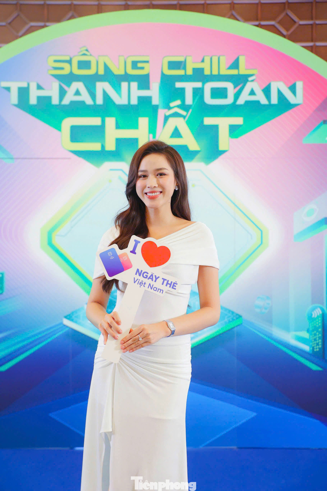 Đồng hành với Ngày Thẻ Việt Nam 2024, Đỗ Thị Hà khẳng định bản thân luôn năng động, gần gũi với sinh viên, sẵn sàng lan tỏa công nghệ thanh toán mới đến giới trẻ.