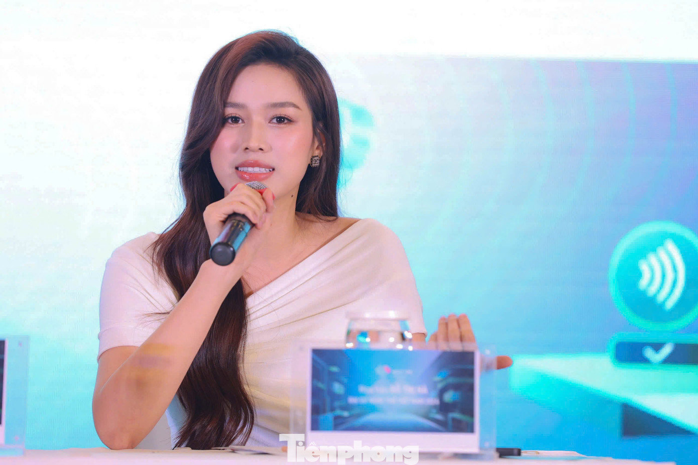 Với vai trò và kinh nghiệm tích lũy được, Đại sứ Ngày Thẻ Việt Nam 2024 hứa hẹn là người đồng hành với giới trẻ trong hành trình khám phá công nghệ thanh toán hiện đại, bắt kịp xu hướng.