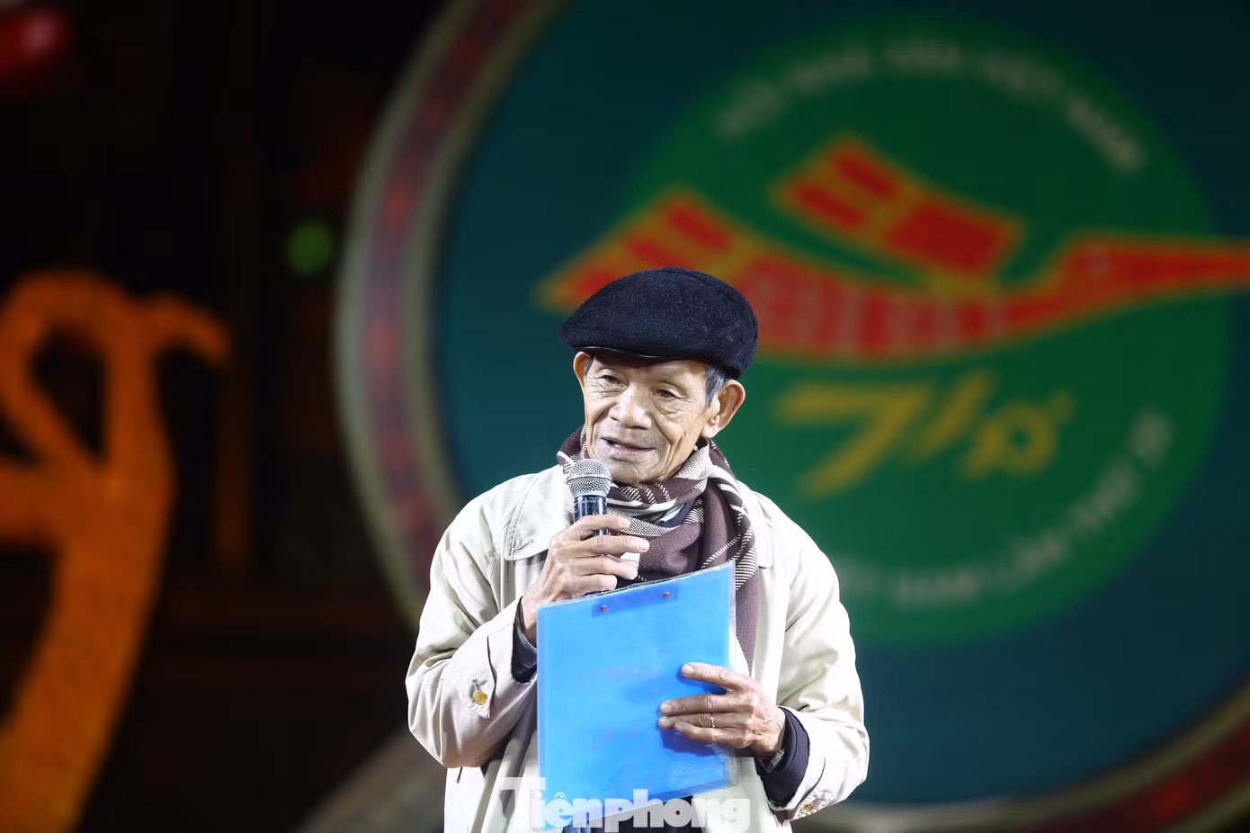 Các nhà thơ có mặt trong đêm thơ Bản hòa âm đất nước đại diện cho 54 dân tộc dân dải đất chữ S đã mang đến bản tuyên ngôn về cái đẹp và tự do của mỗi cá nhân, của mỗi dân tộc. Theo nhà thơ Nguyễn Quang Thiều, trong đêm thơ, gió rét và mưa bay như một thách thức của thi ca nhưng với dân tộc Việt Nam càng trong thách thức, khổ đau và mất mát, những “đóa hoa” của trái tim, của mỗi gương mặt được mở ra. Đó chính là bản chất của dân tộc Việt Nam, khiến Việt Nam trở thành cái tên khác biệt trong toàn bộ lịch sử thế giới.
