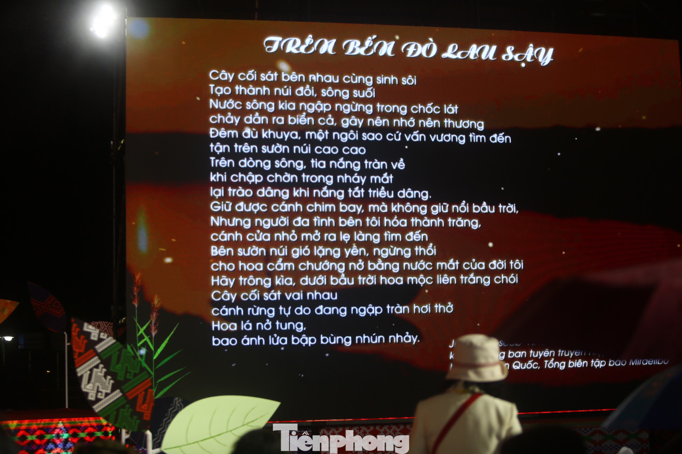 Không chỉ tôn vinh thơ của các dân tộc Việt Nam, BTC còn mời một số tác giả quốc tế giao lưu. Sự kiện này cũng chính là tiền để Hội Nhà văn Việt Nam chuẩn bị cho Liên hoan thơ quốc tế với chủ đề Chảy về biển lớn dự kiến tổ chức năm 2025, kéo dài trong một tuần lễ.