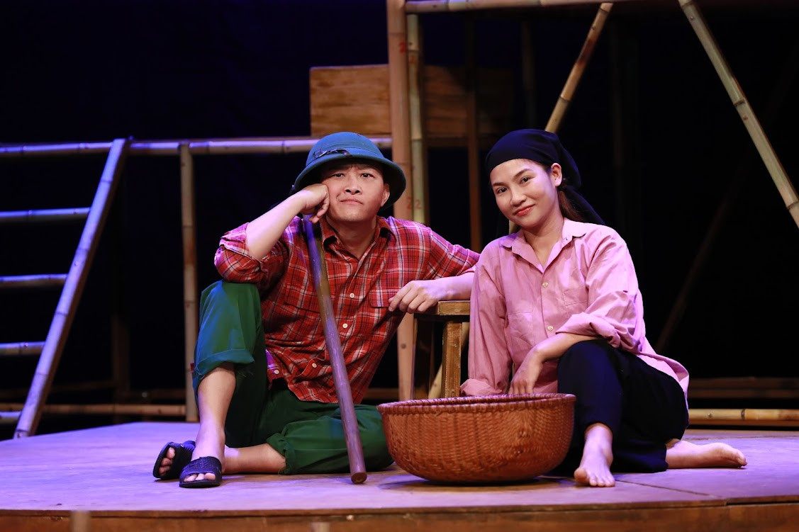 Vở diễn gần nhất Nhà hát Tuổi trẻ giới thiệu đến khán giả là vở Bến nước thời gian do NSƯT Sĩ Tiến đạo diễn. Vở diễn gần nhất Nhà hát Tuổi trẻ giới thiệu đến khán giả là vở Bến nước thời gian do NSƯT Sĩ Tiến đạo diễn.